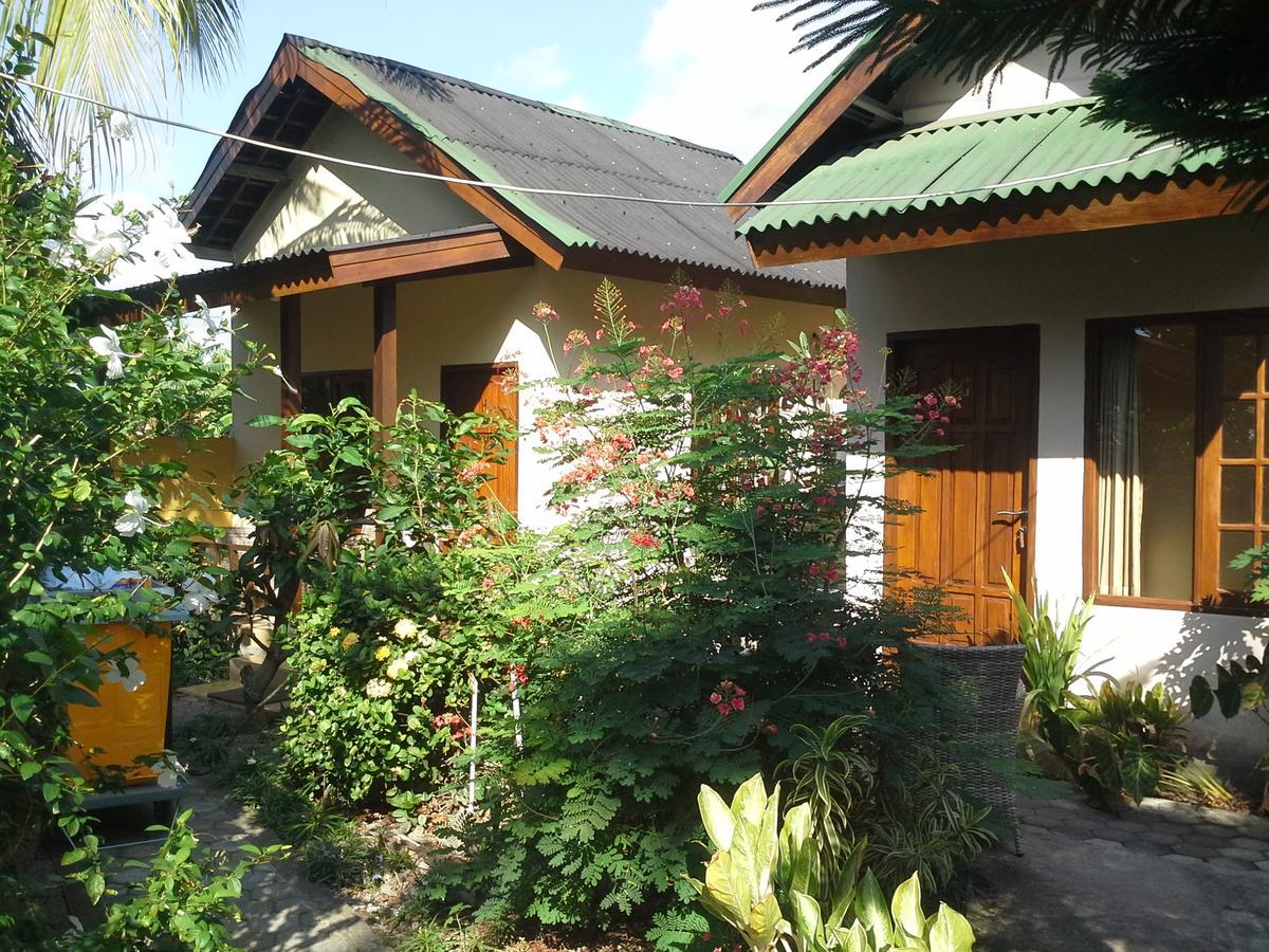 Arnel Bungalows Senggigi Kültér fotó